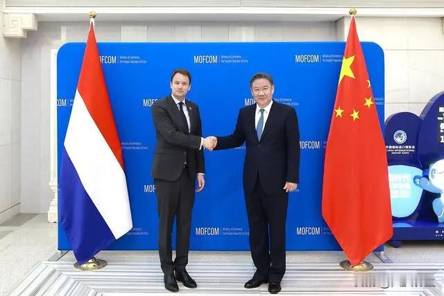 商务部：盼荷兰确保光刻机贸易正常进行


据中国商务部官网消息，
王文涛星期三（