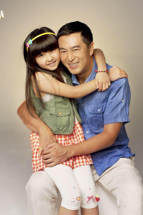 张嘉译式父爱，普通人也能拥有！
 
家人们，谁能拒绝张嘉译这样的魅力老爸啊！他对