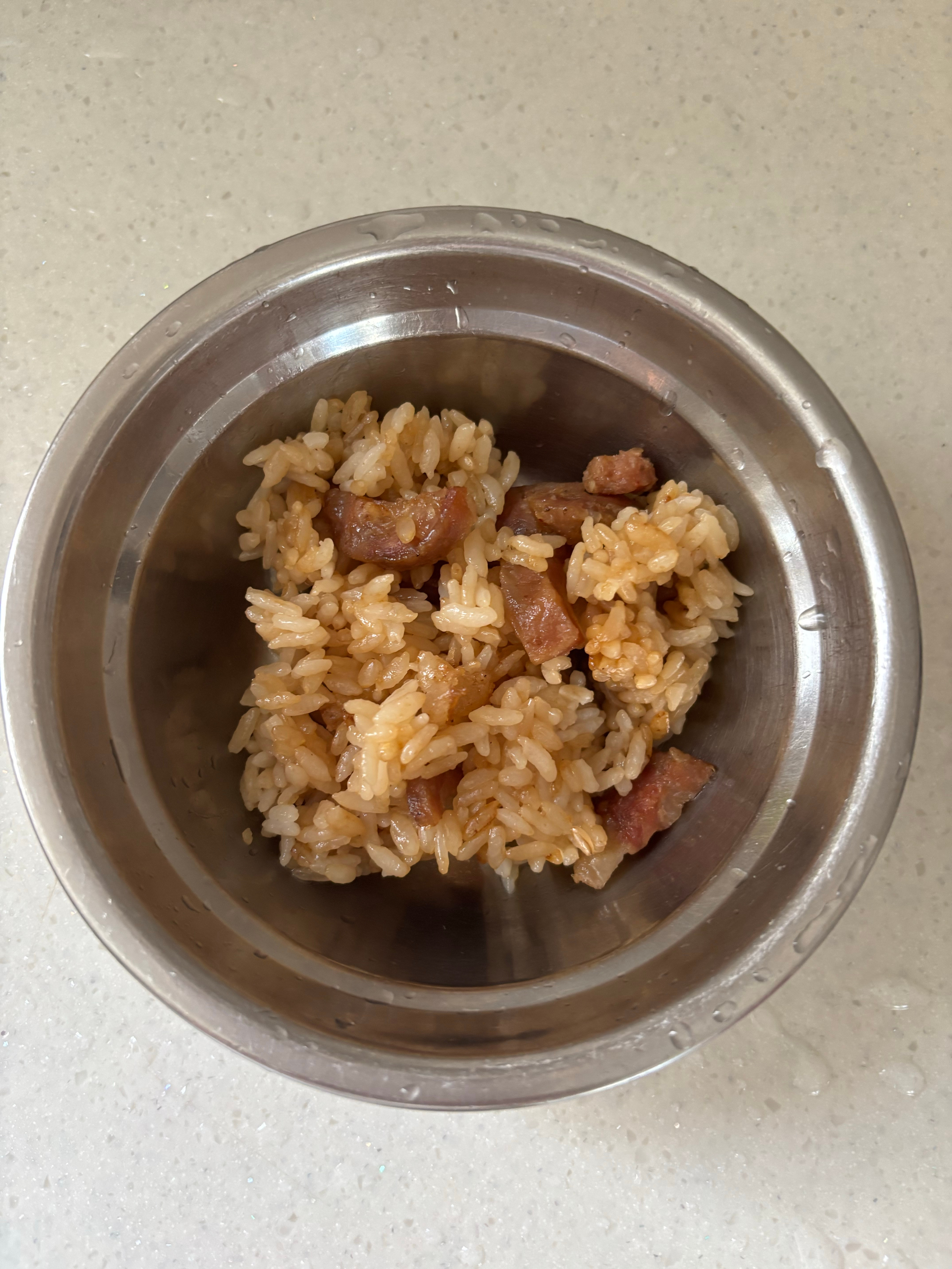 春天的天气，就像特没谱的脸，说变就变。早上出好大太阳，我还在晾被子；中午天就阴了