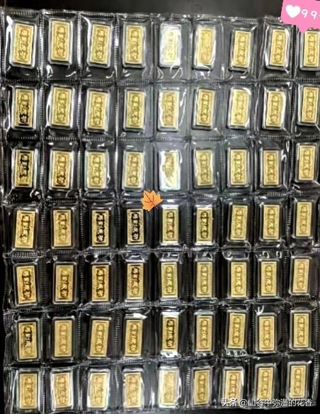 一夜暴跌反弹！黄金行情冰火两重天，散户心态被狠狠拿捏

黄金市场这波“过山车”行