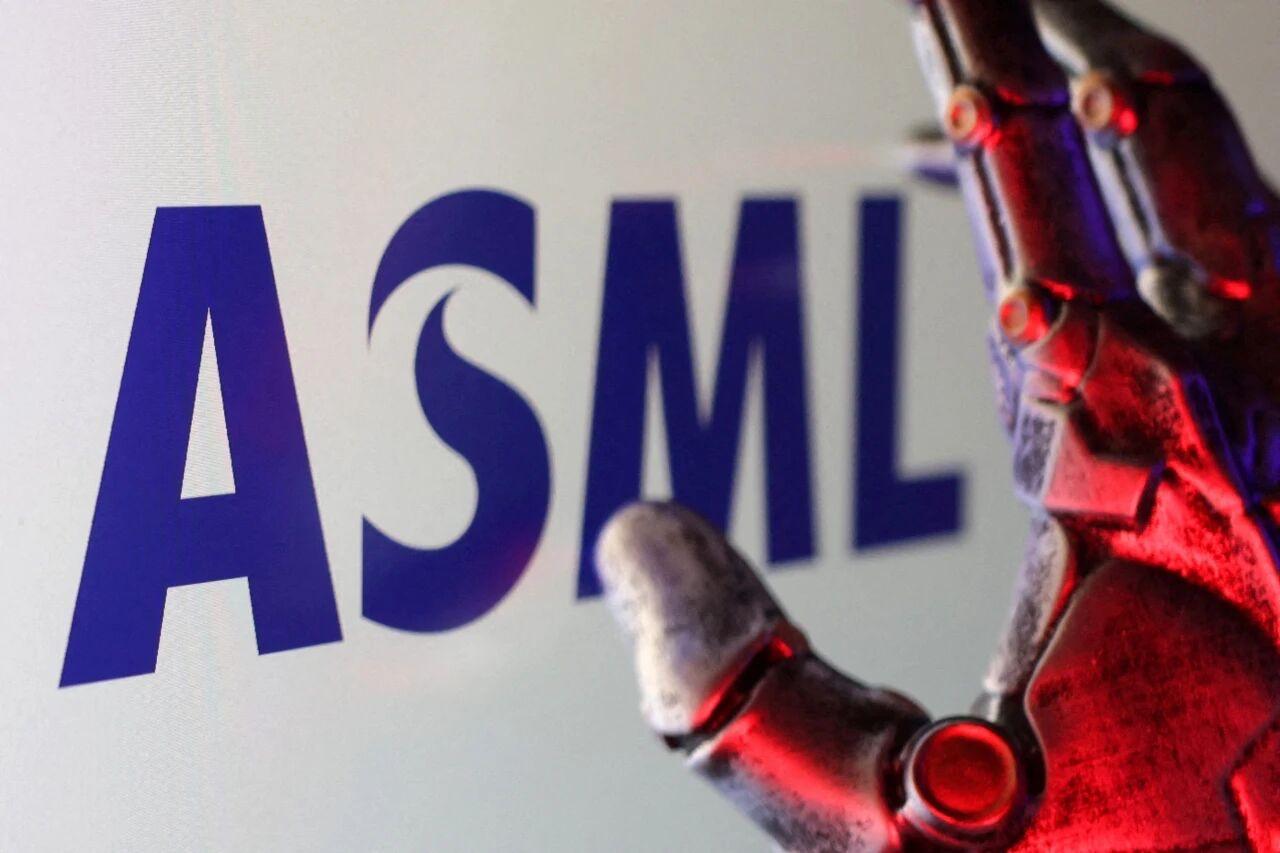 全球人工智能投资热潮继续推动荷兰芯片设备巨头阿斯麦（ASML）业绩超出市场预期，