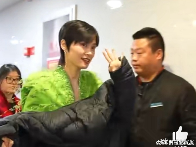 李宇春北京台春晚路透  在看到了李宇春的北京台春晚路透之后是不是也太让人幸福了！