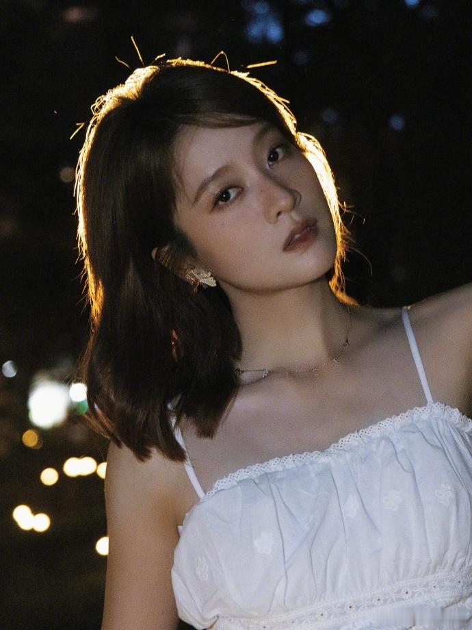 张雪迎29岁已经出道23年了张雪迎出道23年归来才29岁我的青春有她一半！看着她