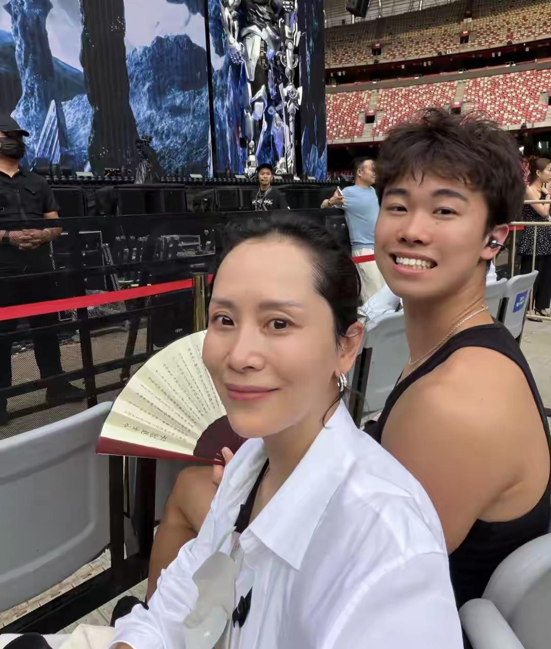 海清这个年纪还是非常漂亮