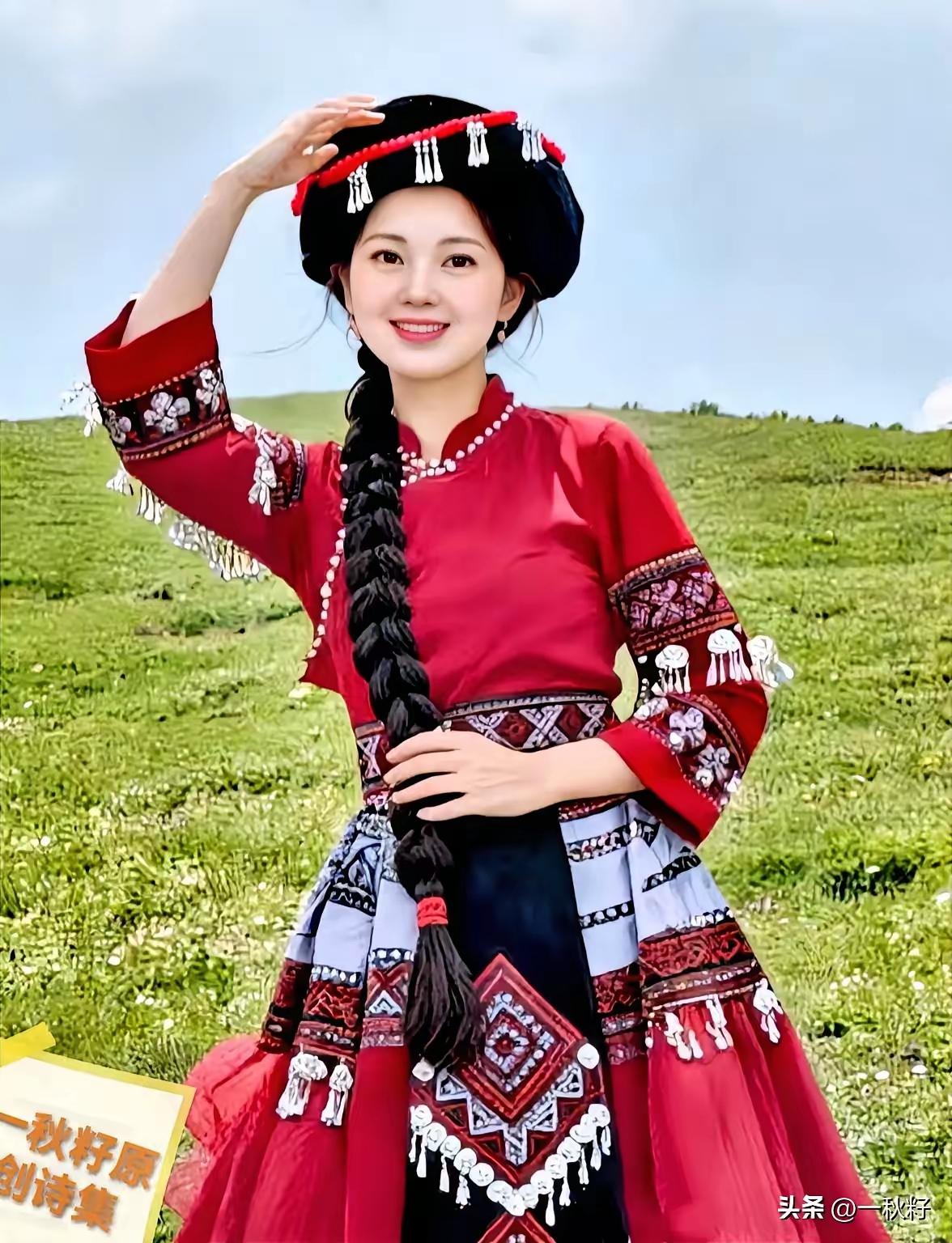 塞鸿秋·春暖苗疆
春暖苗疆风光翠，
草甸阿妹银妆缀。
桃李争艳苗圃媚，
阿哥黄帽