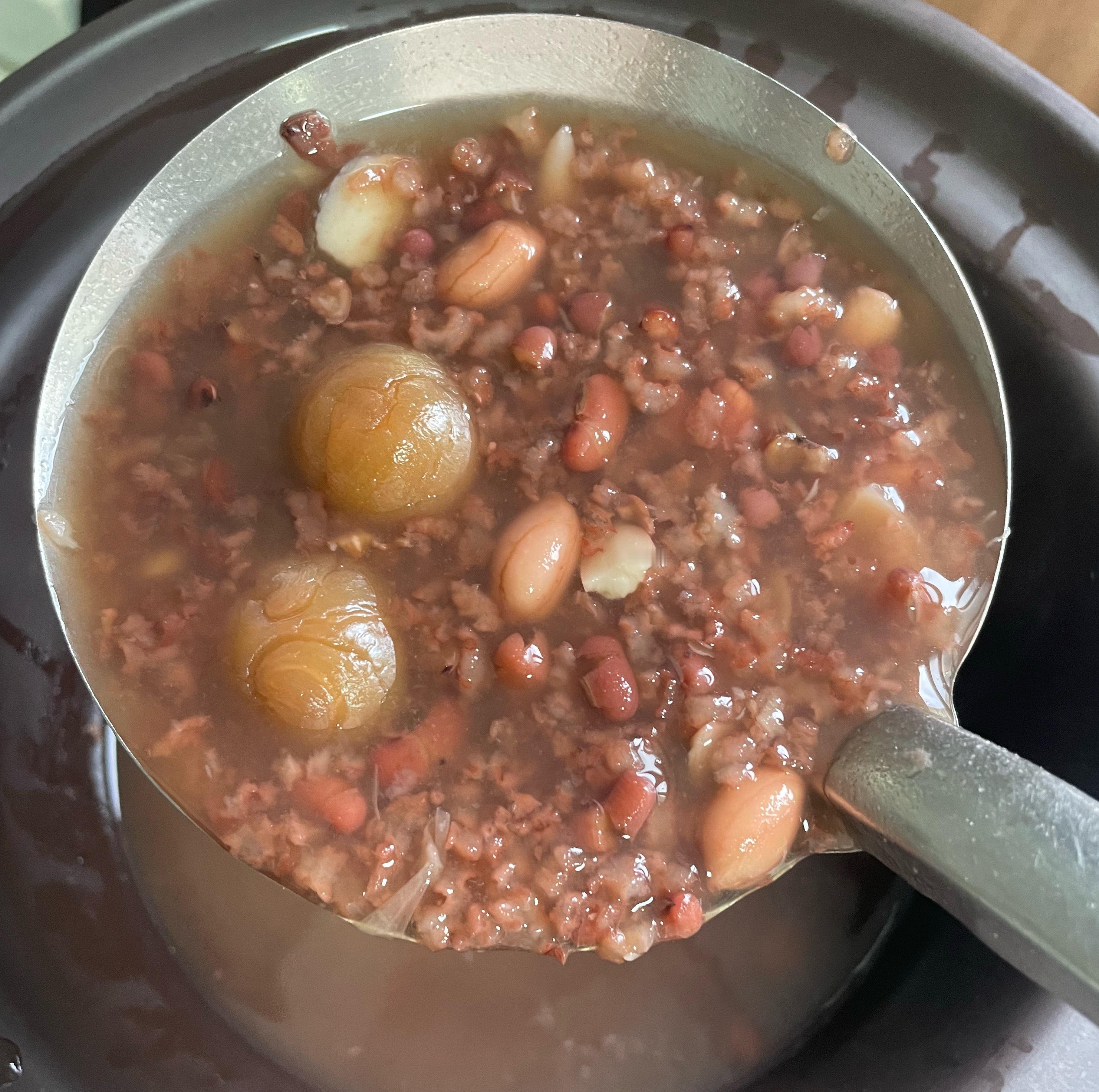 今早起晚了，6.30才起还好昨晚提前预约上了早餐喜欢买锅救了我