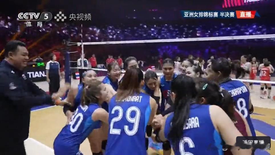 泰国女排3:1淘汰日本女排，打入2026亚锦赛决赛，坐等中国女排与伊朗女排的胜者