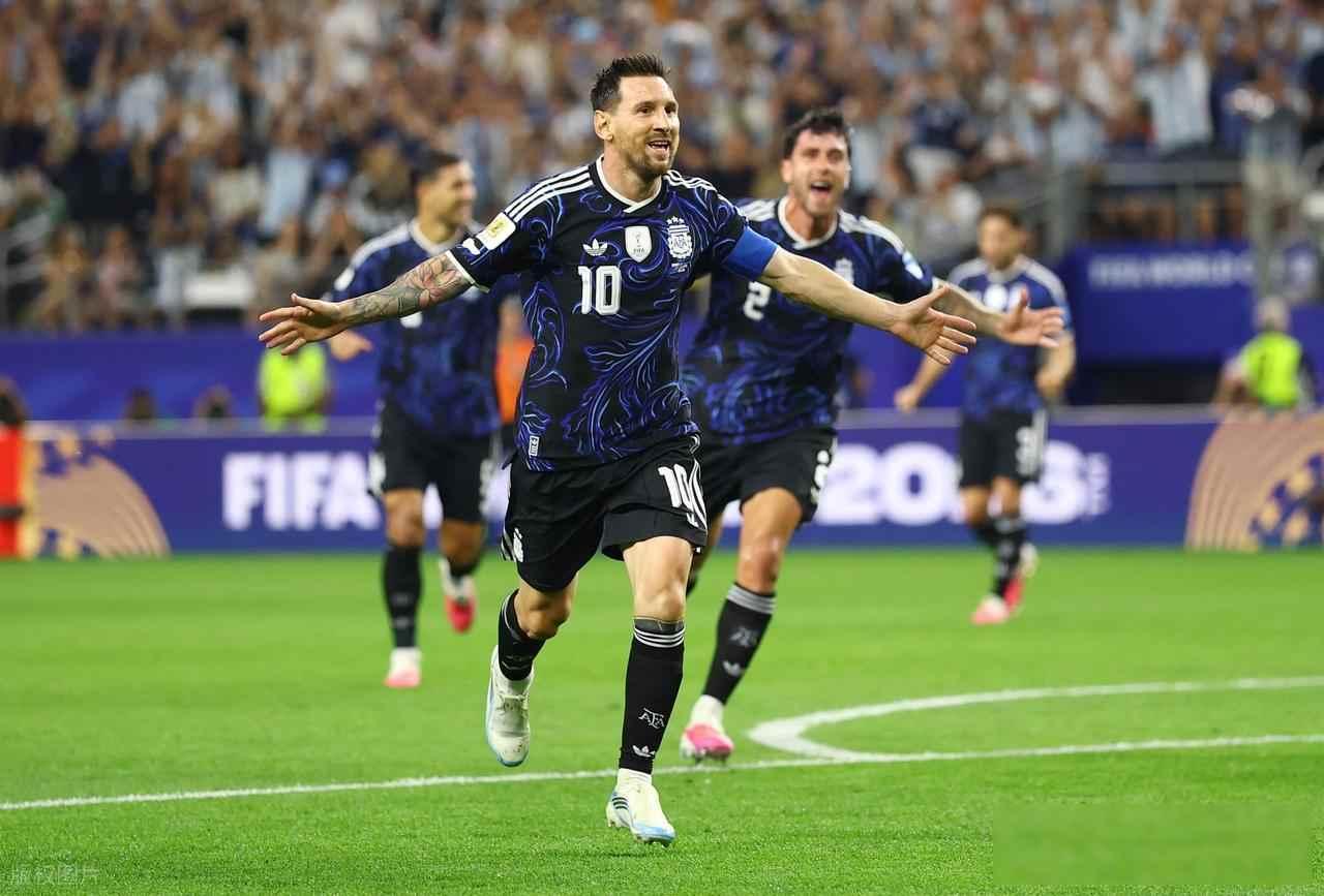 三球平局成救赎，默契踢法惹争议，伊朗梦碎终场哨
2026年美加墨世界杯小组赛最后