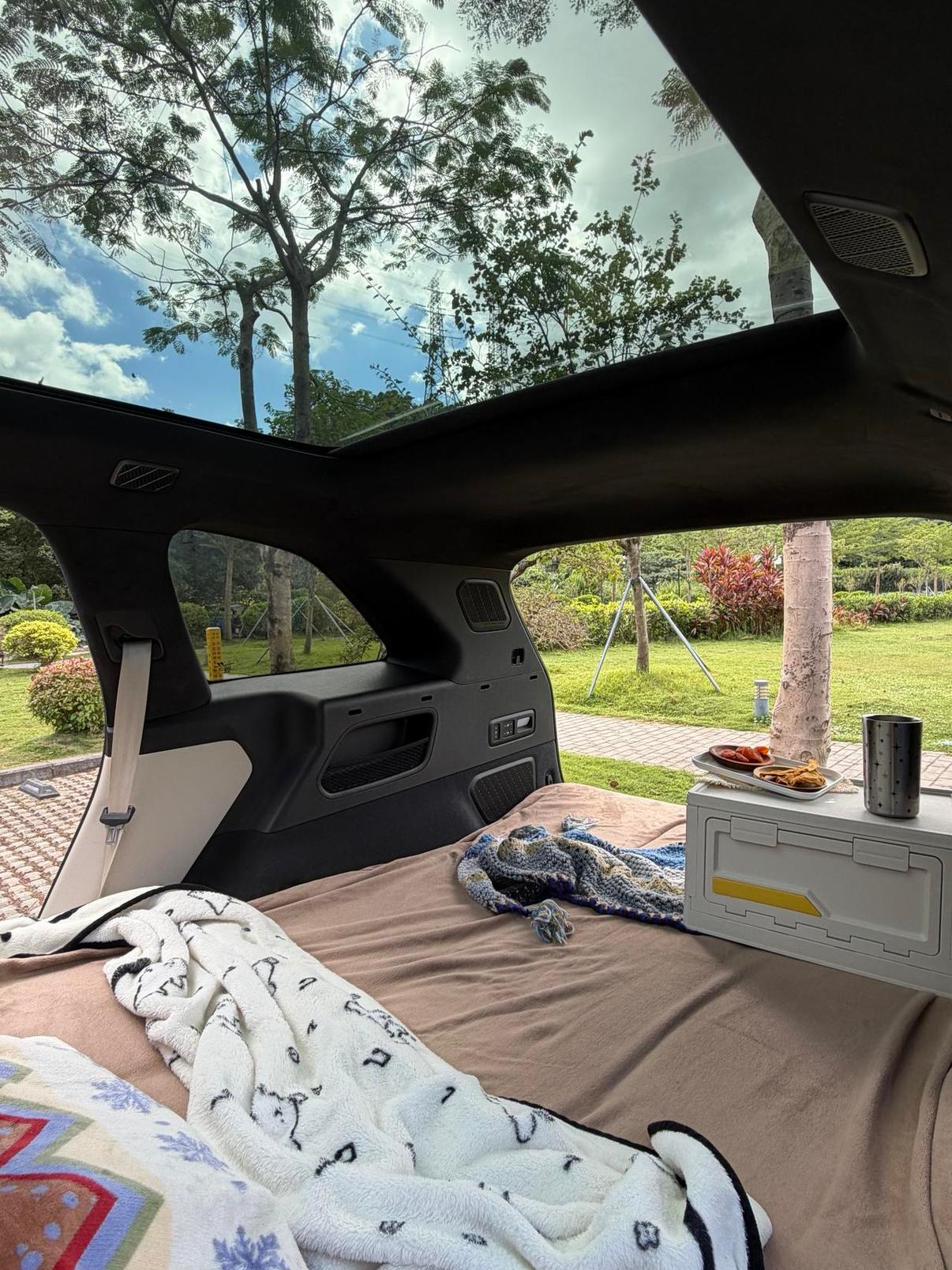之前一直开宝马325Li，打算换电车前，前前后后跑了好多家店试驾，Model3、