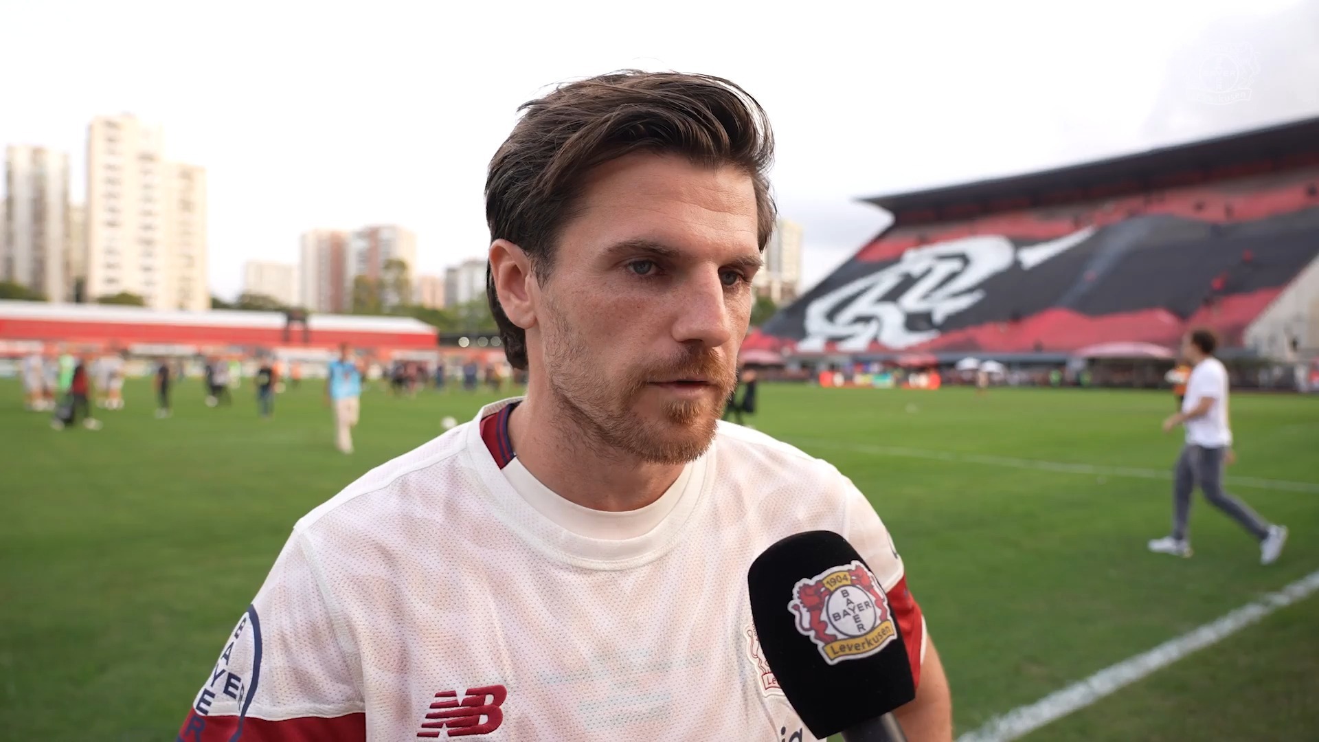 霍夫曼确定明夏离开勒沃库森！霍夫曼于2023年通过1000万欧元解约金方式加盟勒