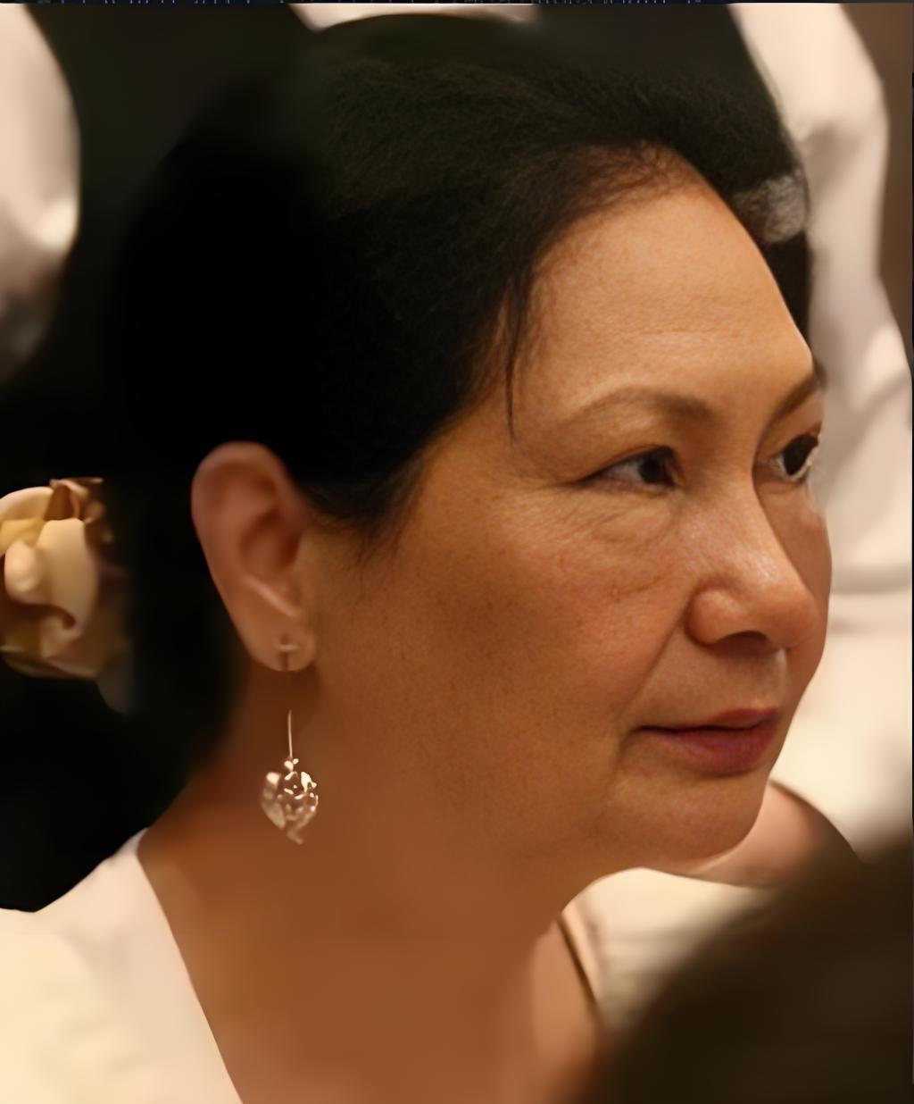 为什么具俊晔会和s妈一起接着告？
看似是想为大s讨回公道，
实际上就是为了逼汪小