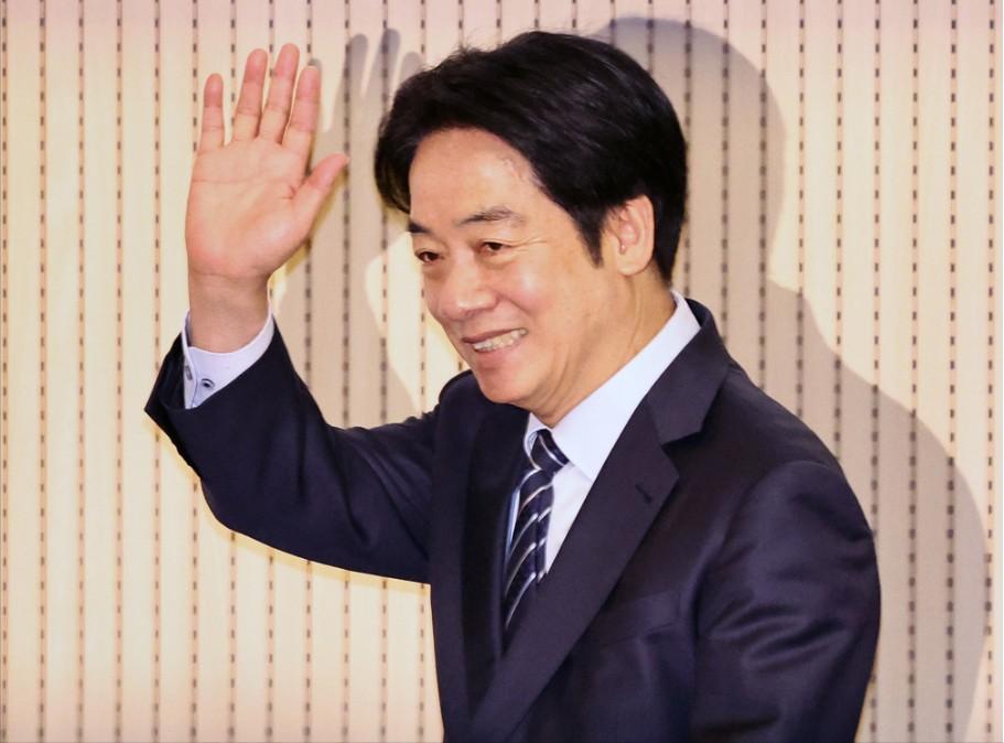 赖清德“窜访”失败，连门都没能出去，3国对台专机关闭空域，民进党爆发“内讧”！