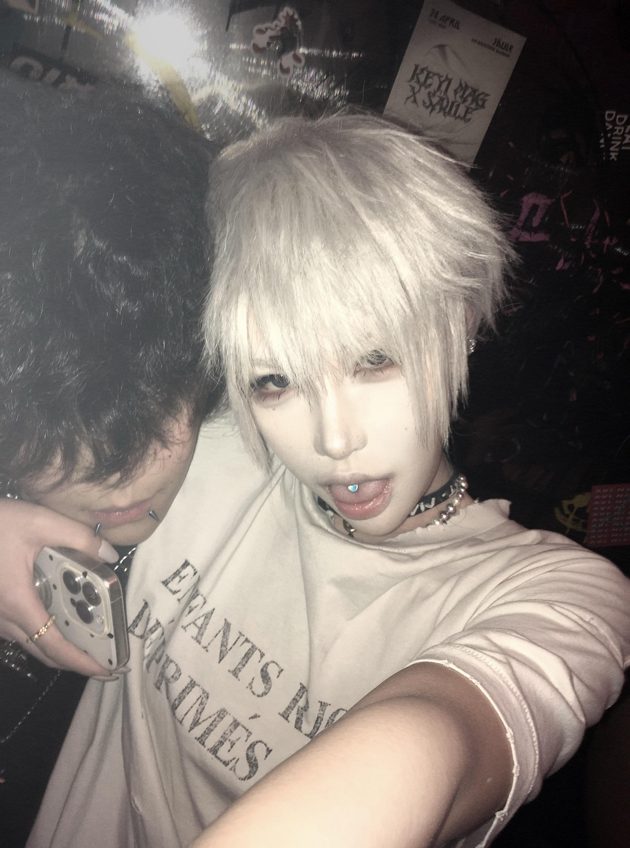 我的公主殿下。香槟塔…？我只要公主殿下幸福就够了。 您纯白的心灵早已深...