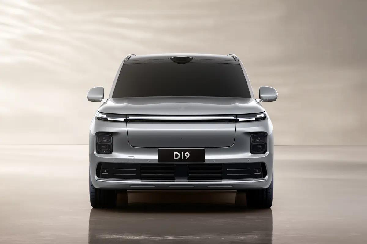 零跑D19这波，是真的把旗舰SUV的市场规则给玩明白了😊凭着全域自研的硬实力，