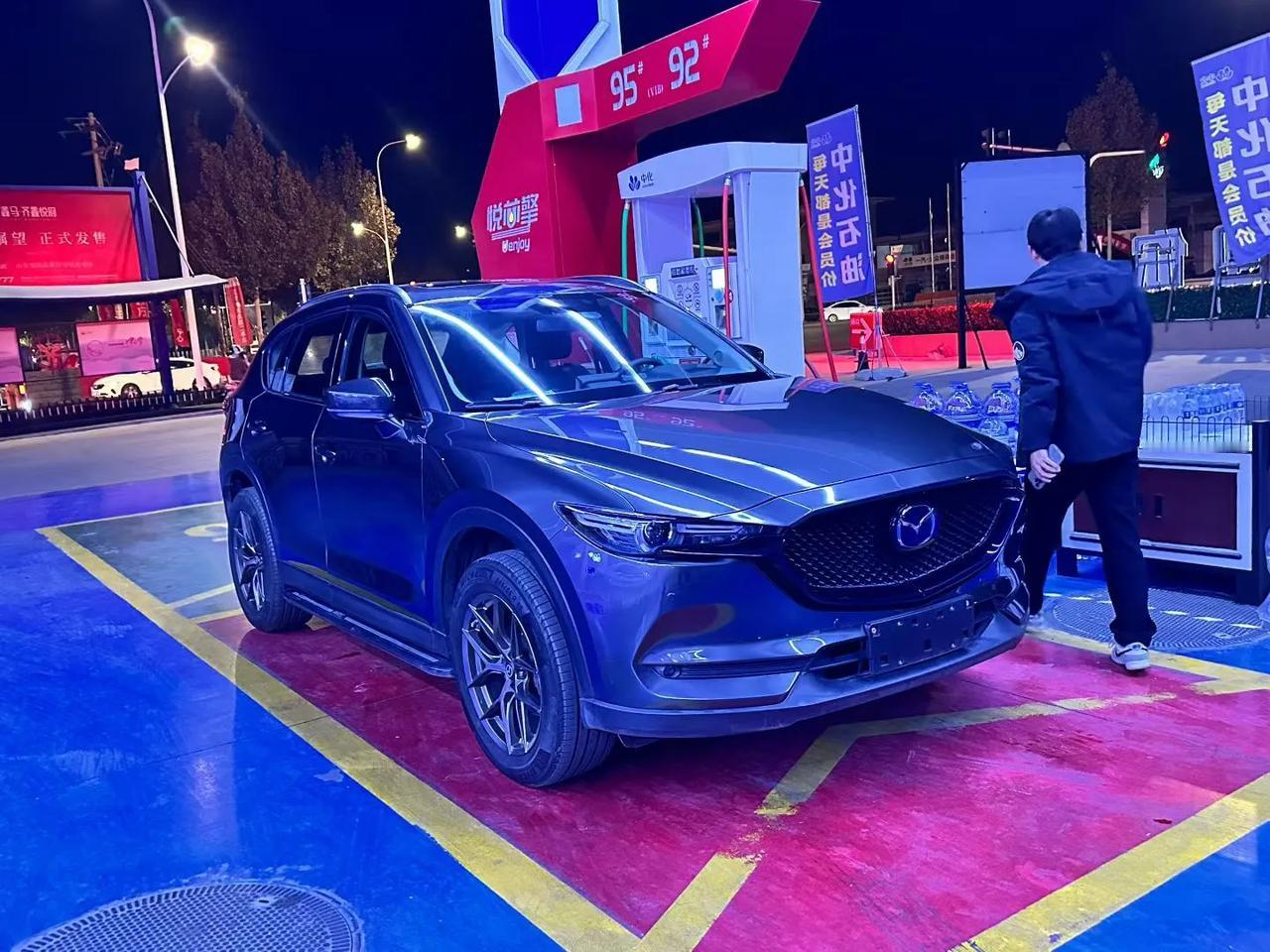 CX5已售，昨天4点发的朋友圈，5点车子定的，客户连夜晚上9点来提车，交接完吃完