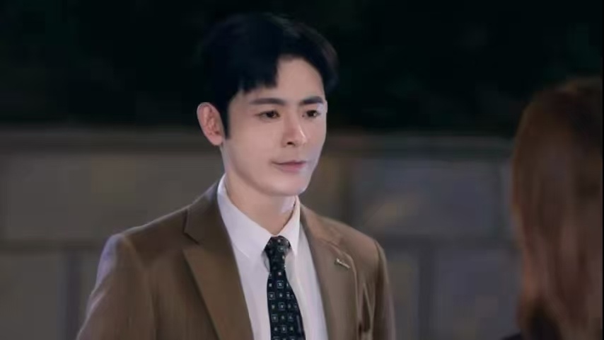 谁敢让王楚然受这种委屈 昨日撞破男友出轨的真相，独自消化所有难过，第二天商务饭局