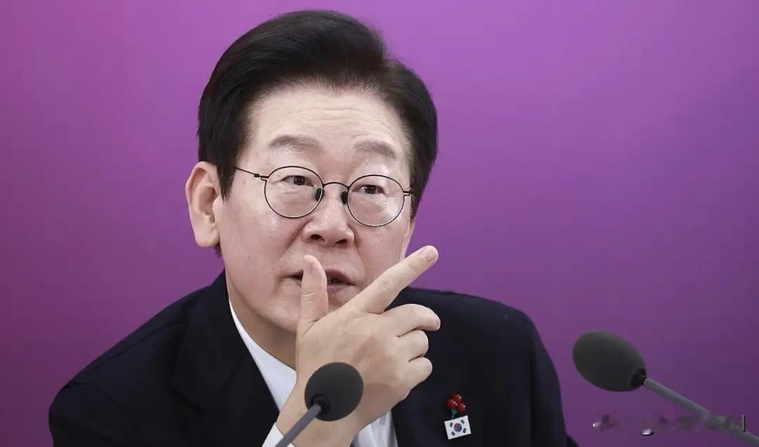 韩国总统李在明突然对华发难，在苏岩礁问题上搞起大动作，不仅要抓中国渔船，还联合日