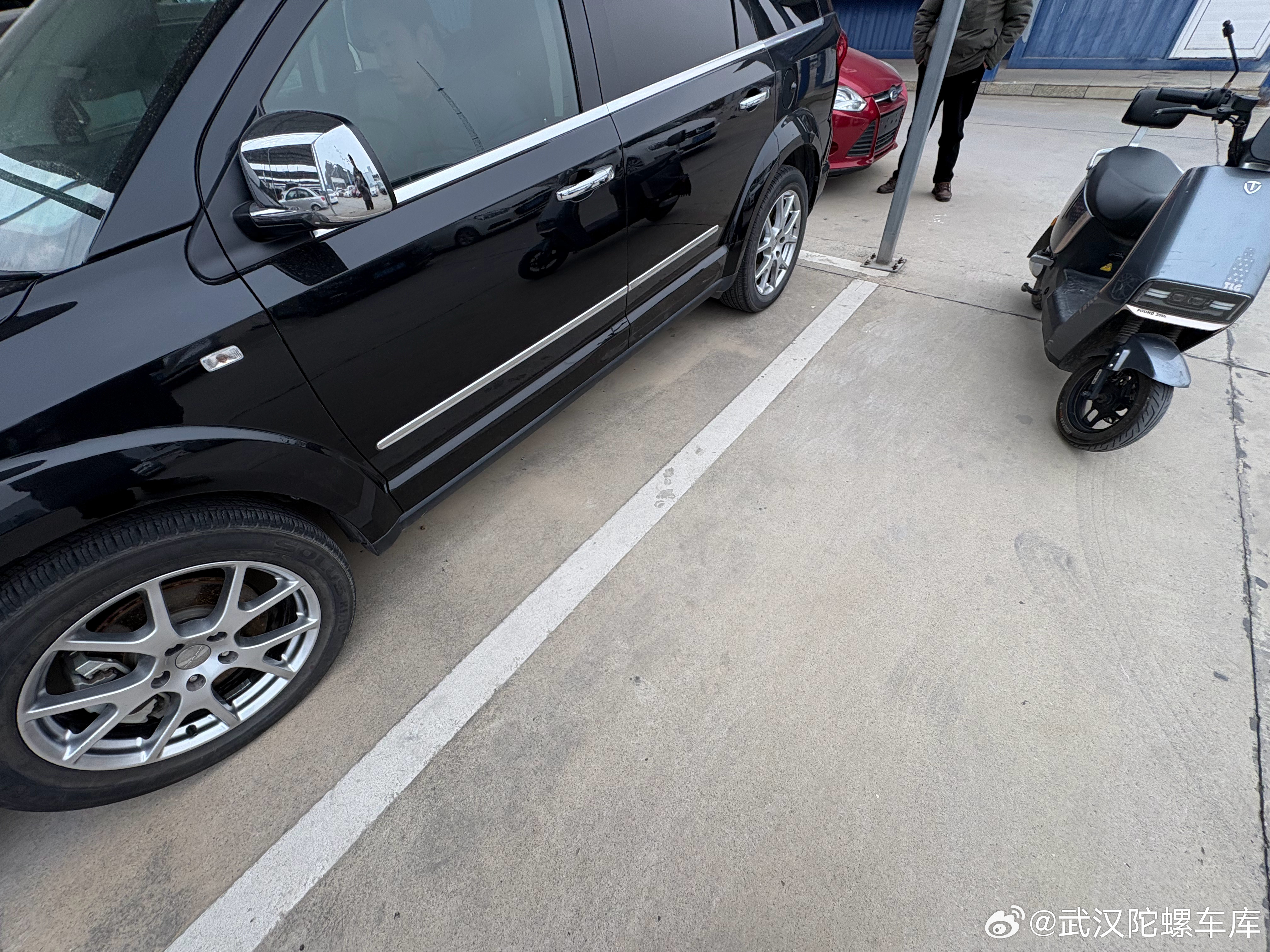 这几天看车的客户怎么这么多这是过年打麻将都赚到钱了吗 