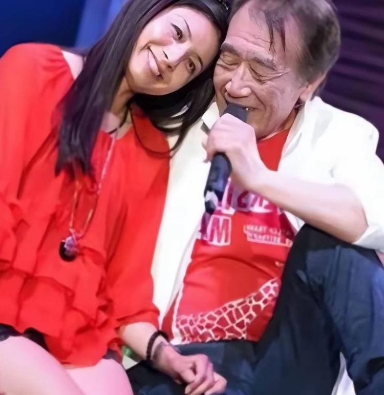 曾经红遍港台和大陆的“急智歌王”张帝，不仅歌唱得好，他的“爷孙恋