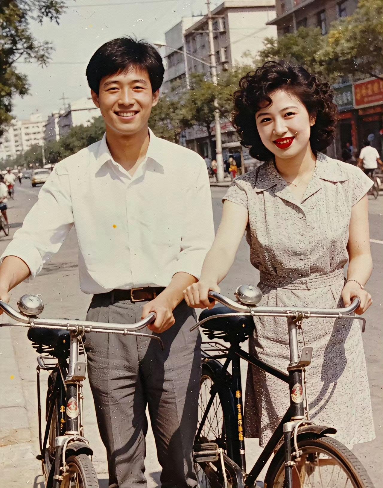 40年前武汉汉口的一对年轻夫妻