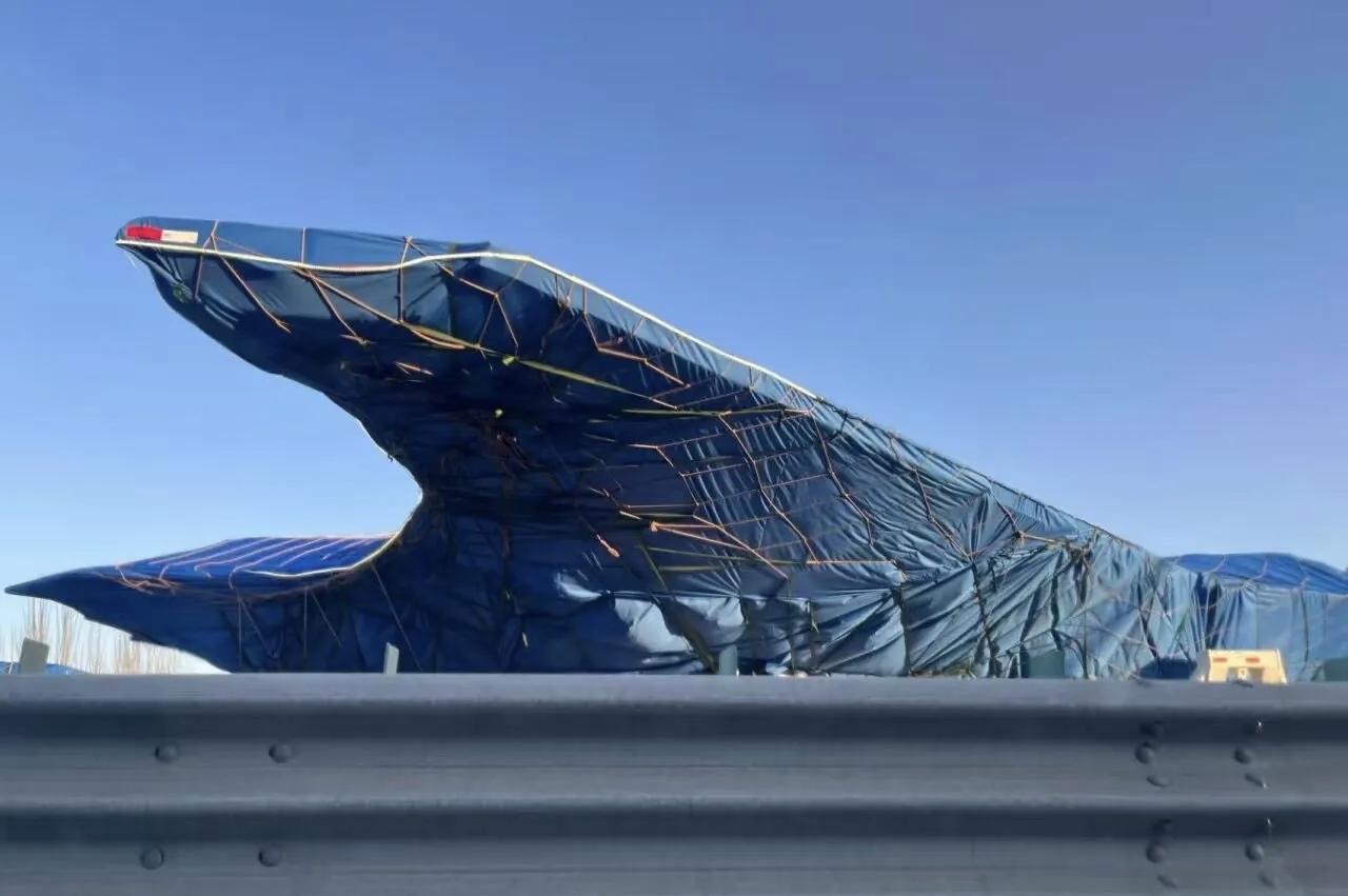 美国空军现在最怕啥？就是怕中国公路上出现这种“粽子机”！

中国歼-35战斗机的