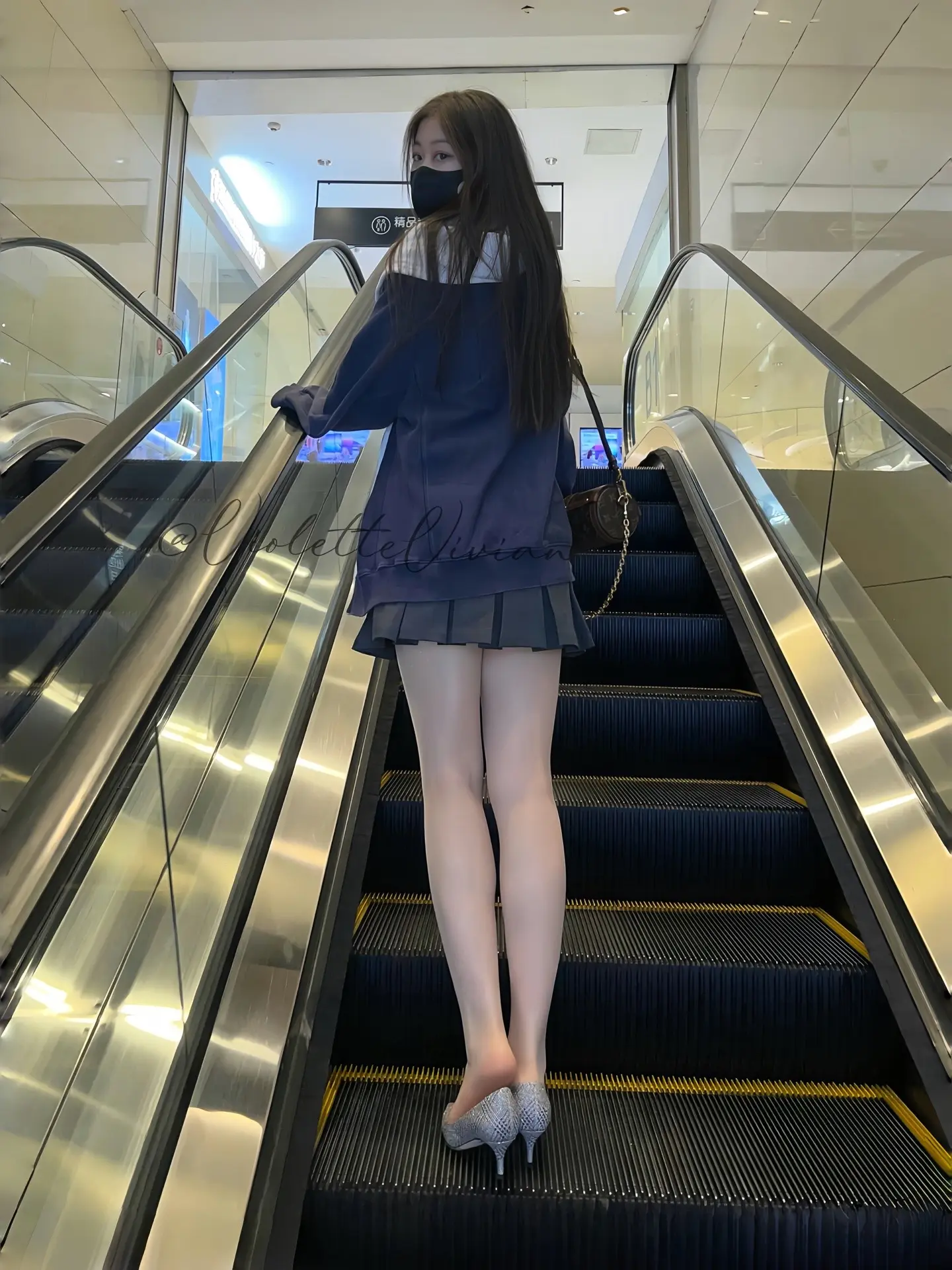 你好 我有一个帽衫