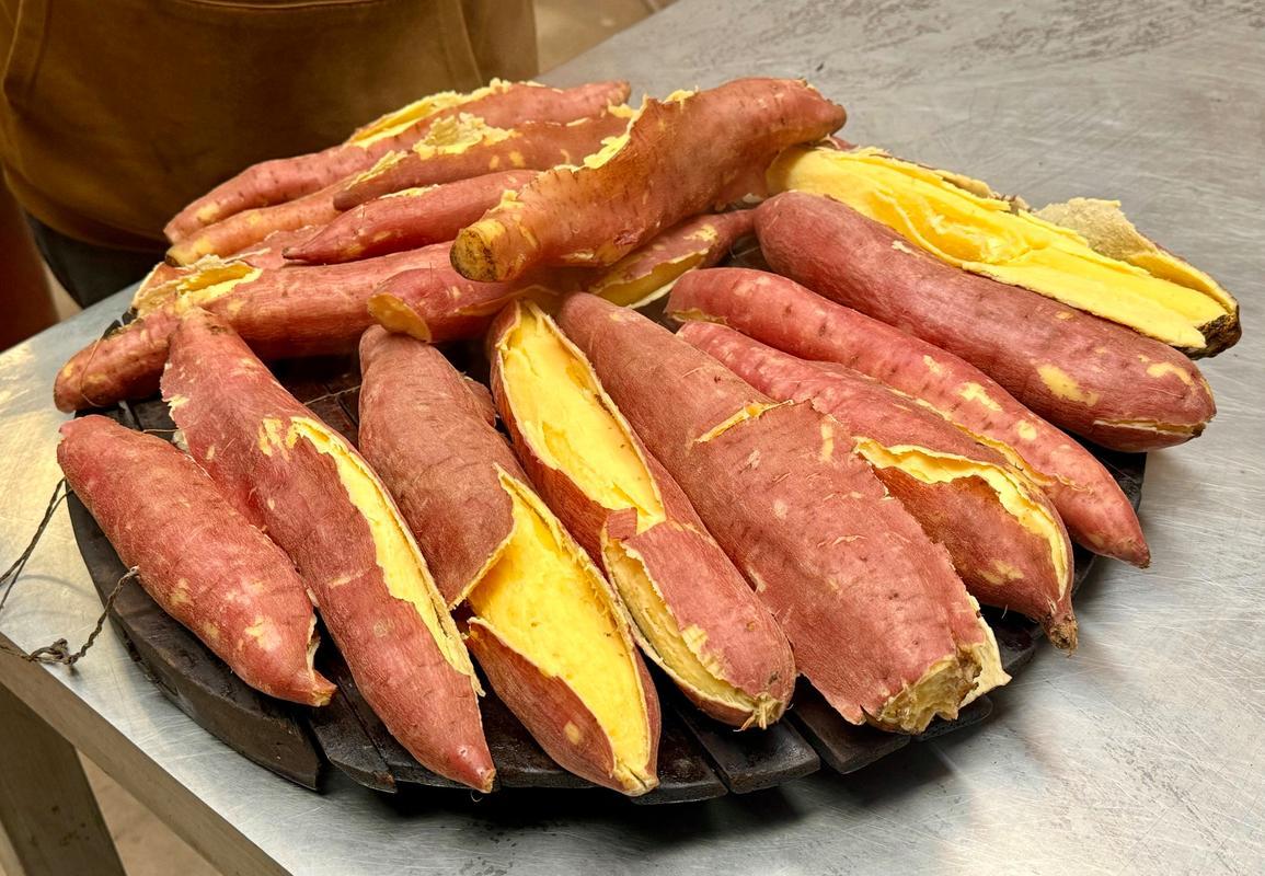 62岁大妈每天早起吃一个红薯，一年后体检，医生赞叹：怎么做到的

每天早上吃个红