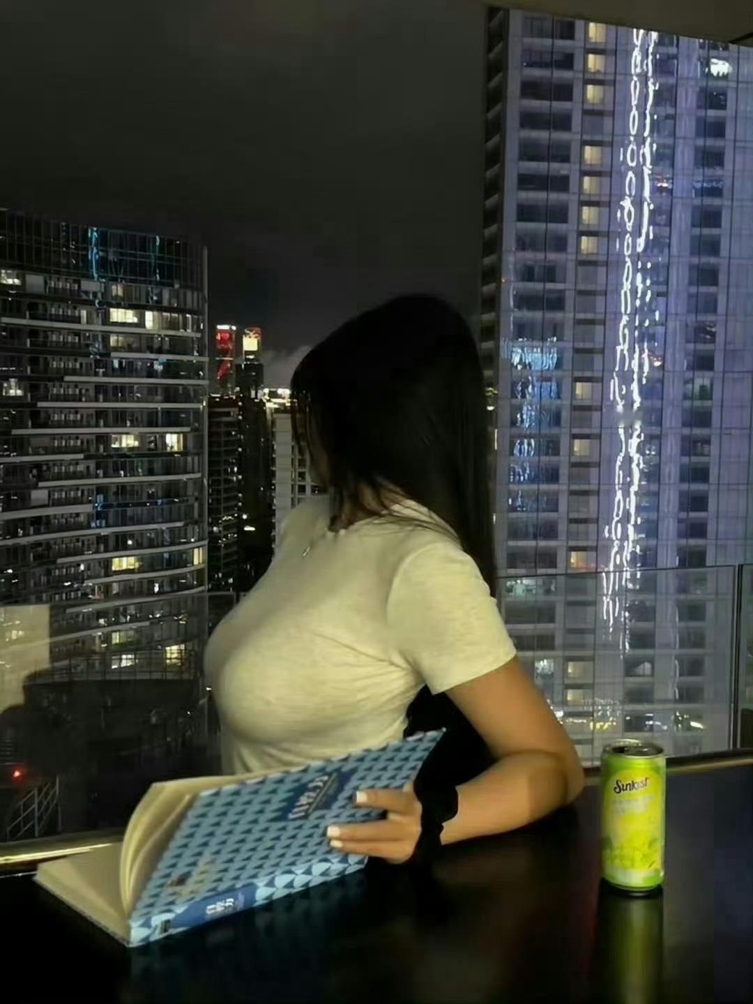 在窗边做过最羞羞的事情是什么？ 