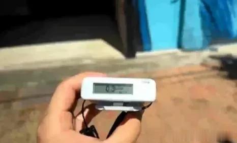 日本核污水排放第二天，福岛居民测来辐射值，没有排放之前辐射值是0，几个小时变成0