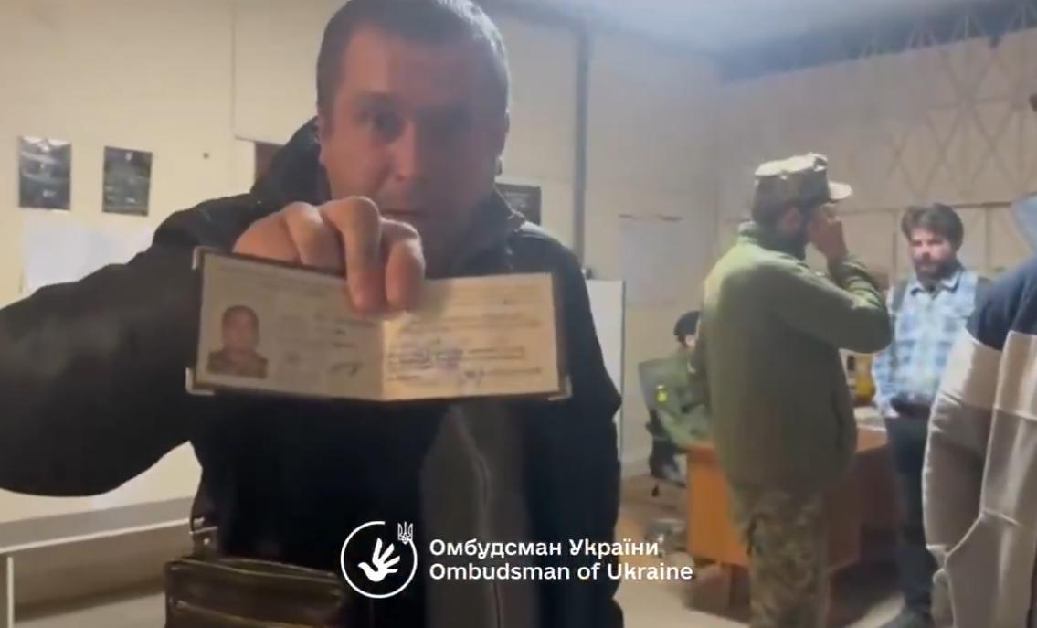 【据报道，乌克兰乌日霍罗德征兵处存在非法拘留残疾人的情况。】监测结果显示，这些人