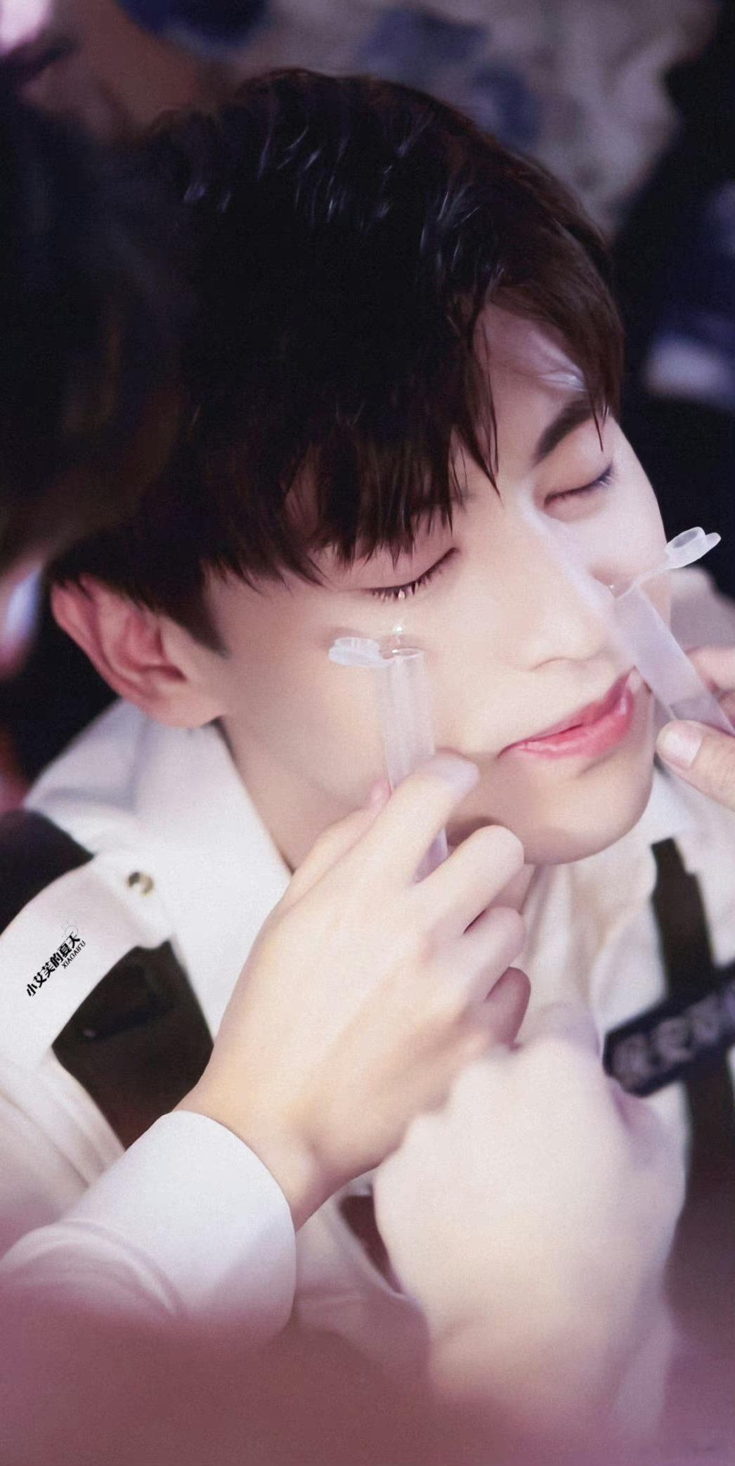 [doge]我也要求贴贴，过几天抽🏅只有铁粉有资格拿奖品和大🧧[doge][