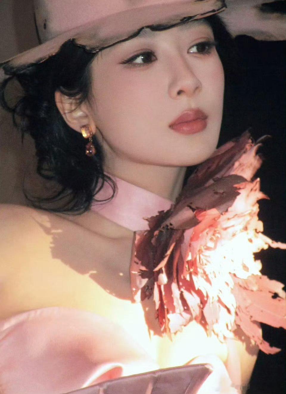 #杨紫32岁生日发文##杨紫[超话]#小猴紫生日快乐🎂越来越好呀！感觉杨紫宝宝