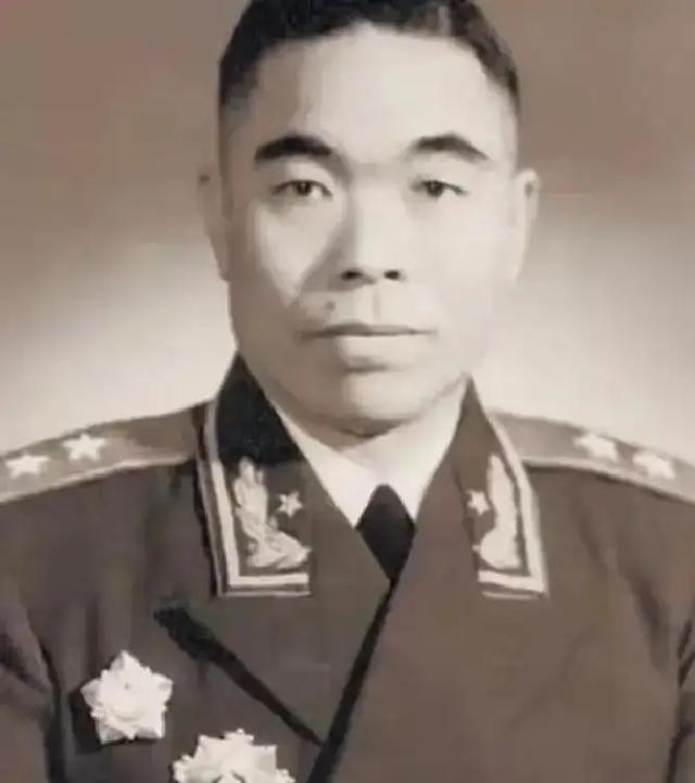 1948年10月17日，曾泽生率国民党第六十军两万六千余人在长春起义。几天后，他
