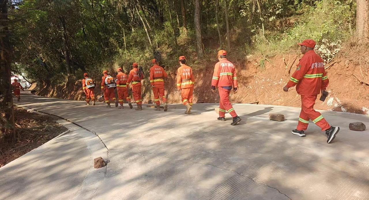 昨天已归岗，清明节，缅怀先人，更要守护平安。倡导鲜花祭扫、文明追思，牢记森林防火