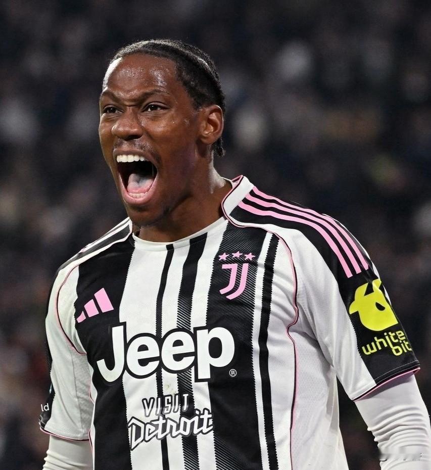 戴维好样的！

本轮意甲，尤文3-0大胜那不勒斯，首发中锋戴维表现不俗，上半场第