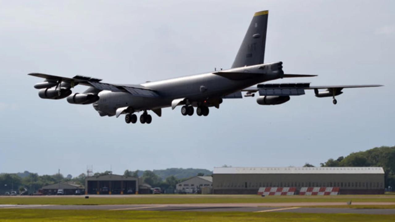 美B-52轰炸机加州坠毁，八名机组成员全部死亡
 
美国爱德华兹空军基地证实，一