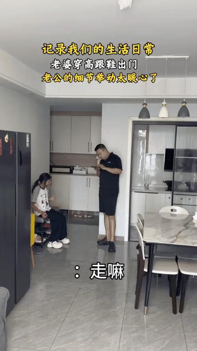 后来才明白，鲜花礼物是加分项，晨起的一杯温水、随手的惦记，才是婚姻长久的底气。