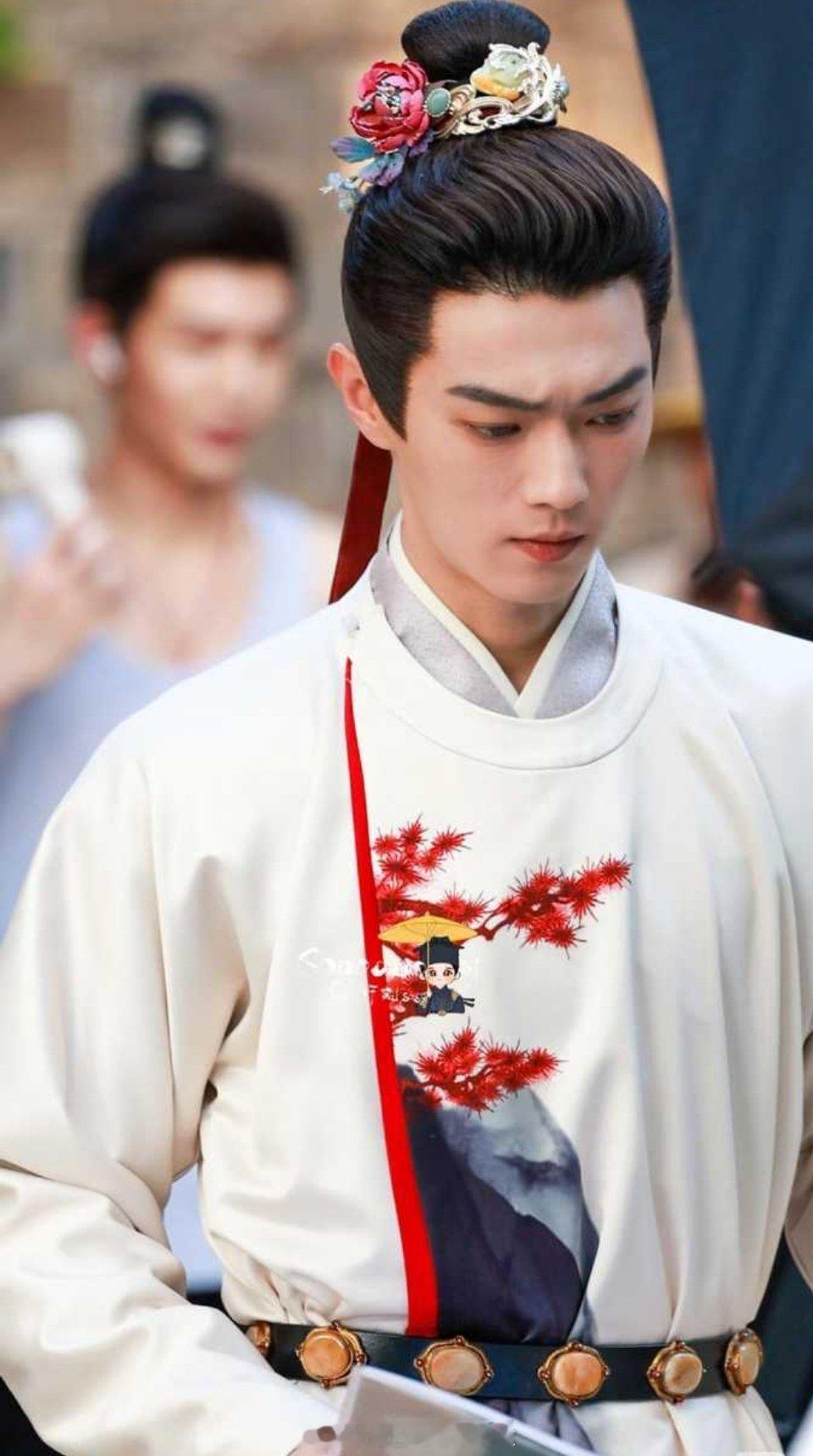 瓜主说《一瓯春》许凯周也都签的一番，会依照新规按姓氏笔画执行，那就是男女主平番，