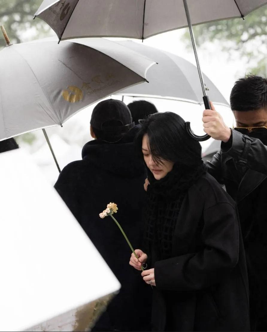 具俊晔为大S守墓1年回韩国台媒曝具俊晔准备回韩国了！为大S守墓一年，喊了韩国电视