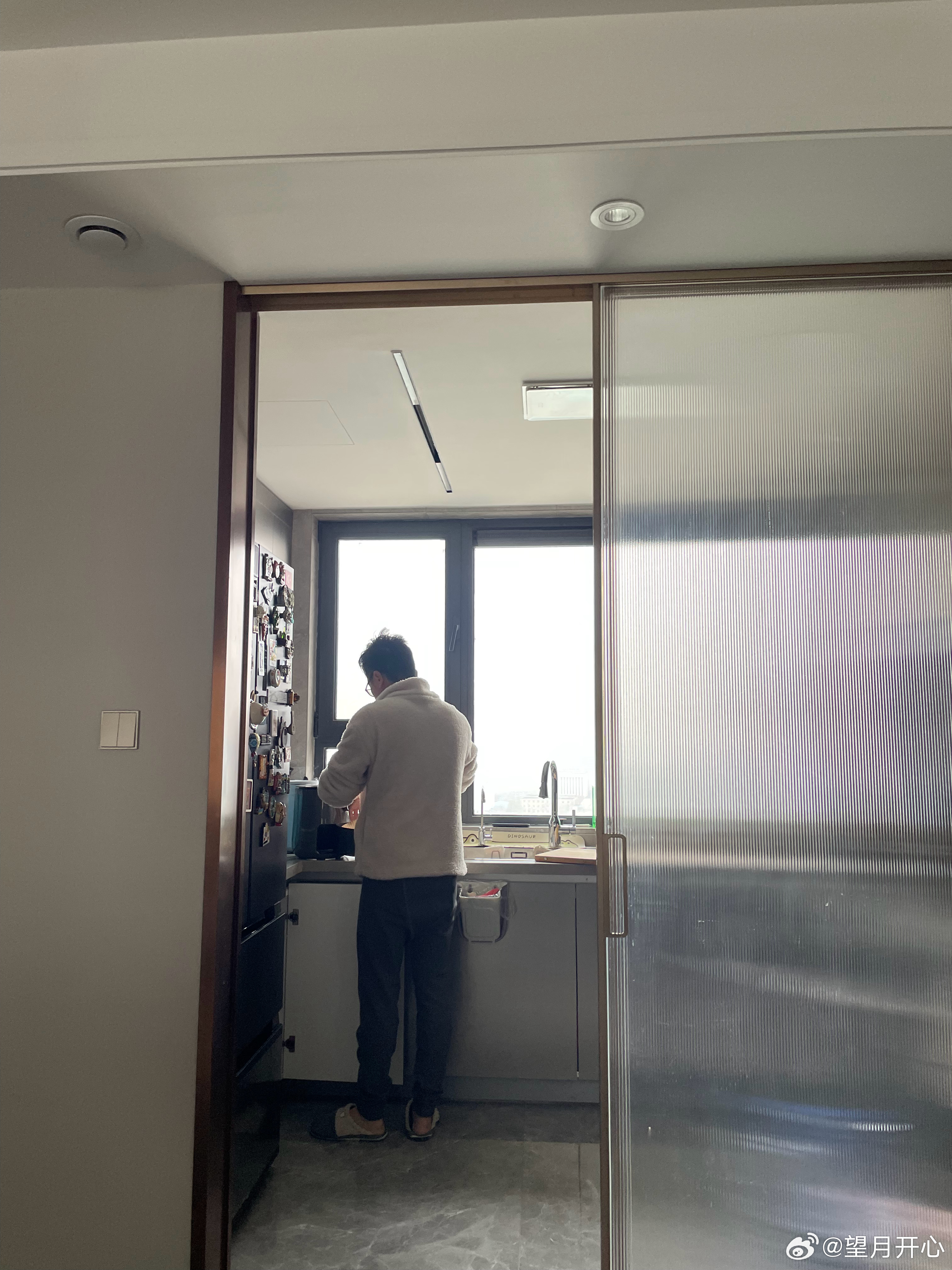 一条plog告别二月男神忙碌的身影早餐要好了，谢谢 