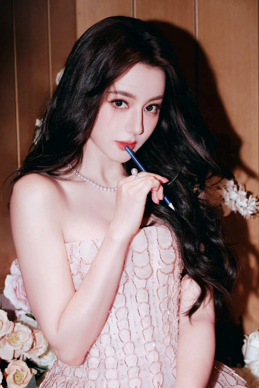 迪丽热巴聂九罗  dlrb 迪丽热巴枭起青壤“如果全世界都认为你有罪 那我愿为你