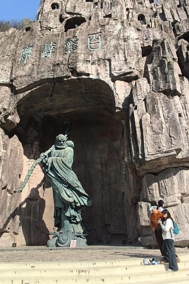 春日生活打卡季春日真是个浪漫的季节！花开得肆意又绚烂，“桃之夭夭，灼灼其华”，桃