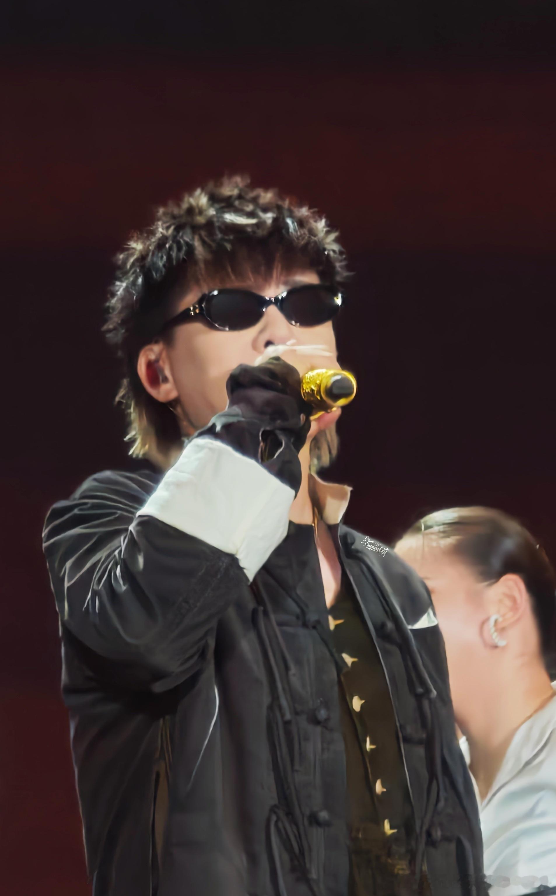 胡彦斌 编曲大魔王胡彦斌这才叫玩音乐胡彦斌颠覆性改编《白自在》气场全开，独自完成