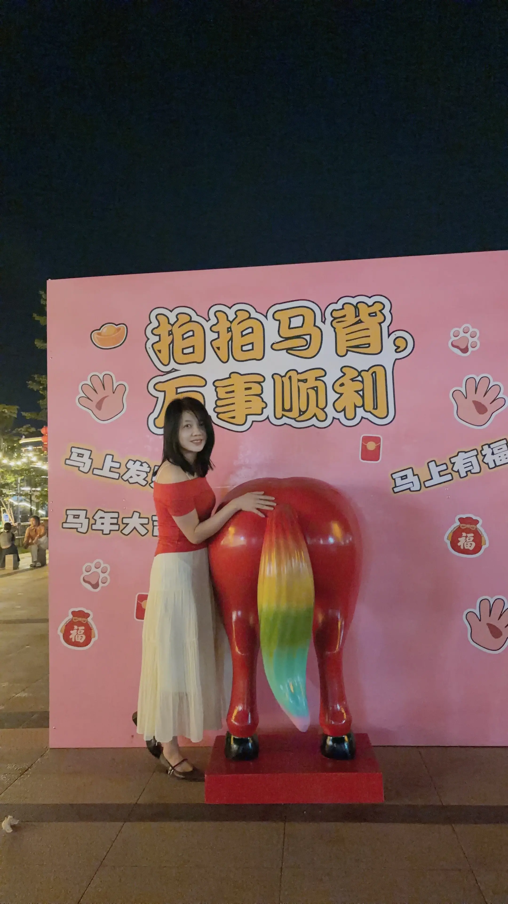 生活太苦了，可以叫一声靓女吗？让我迷失一下自我