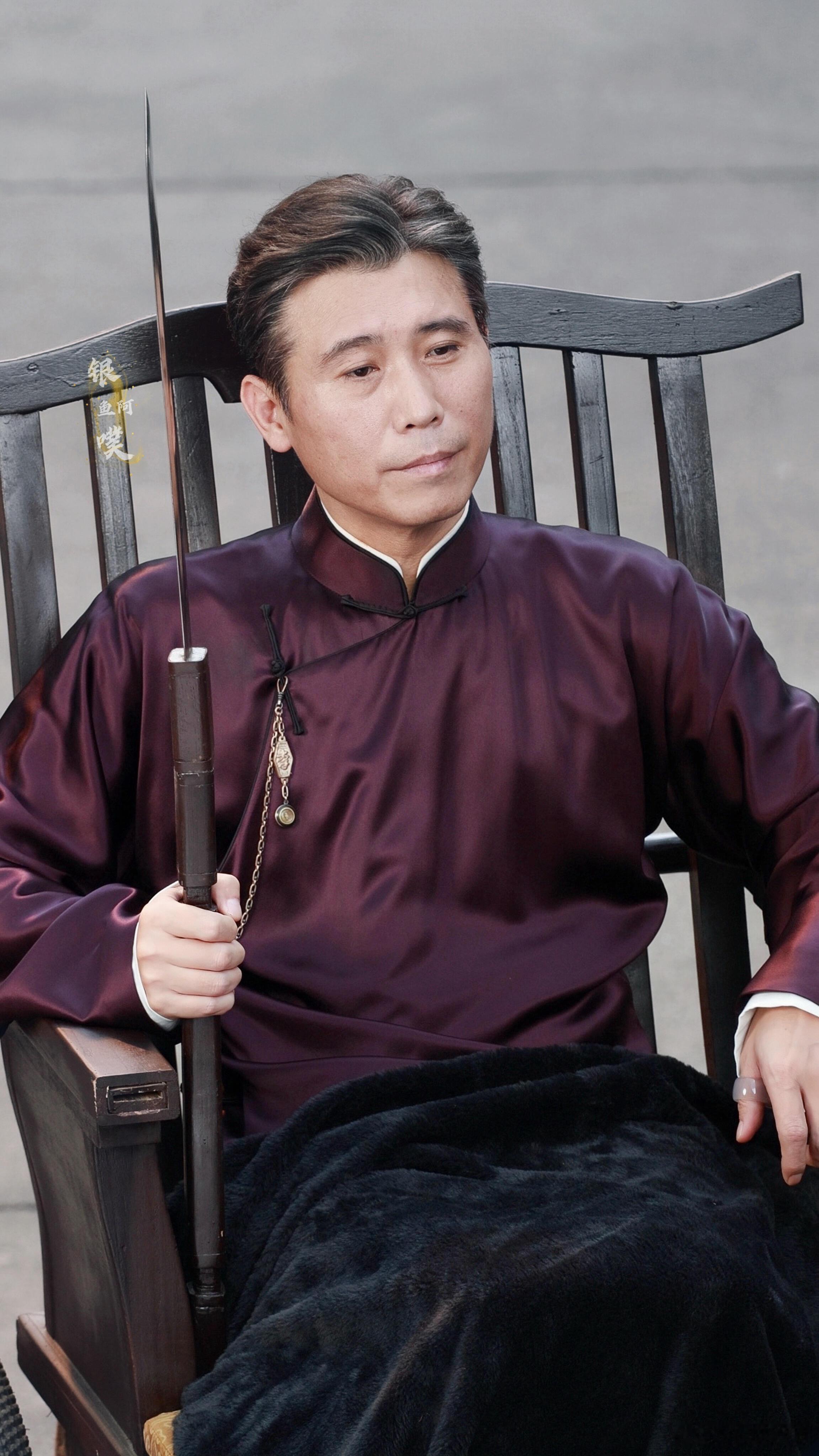李乃文九门嫂子开门我是我哥 长沙九门风起云涌各方势力拉扯，唯独半截李的感情线格外