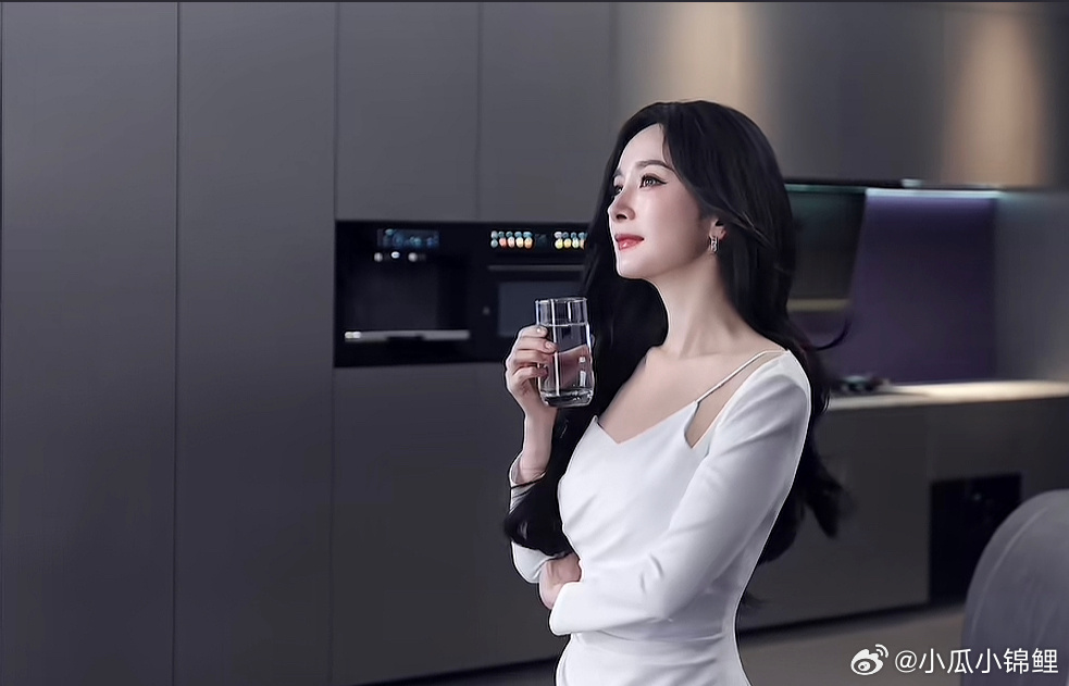 杨幂真的又美又优雅啊 