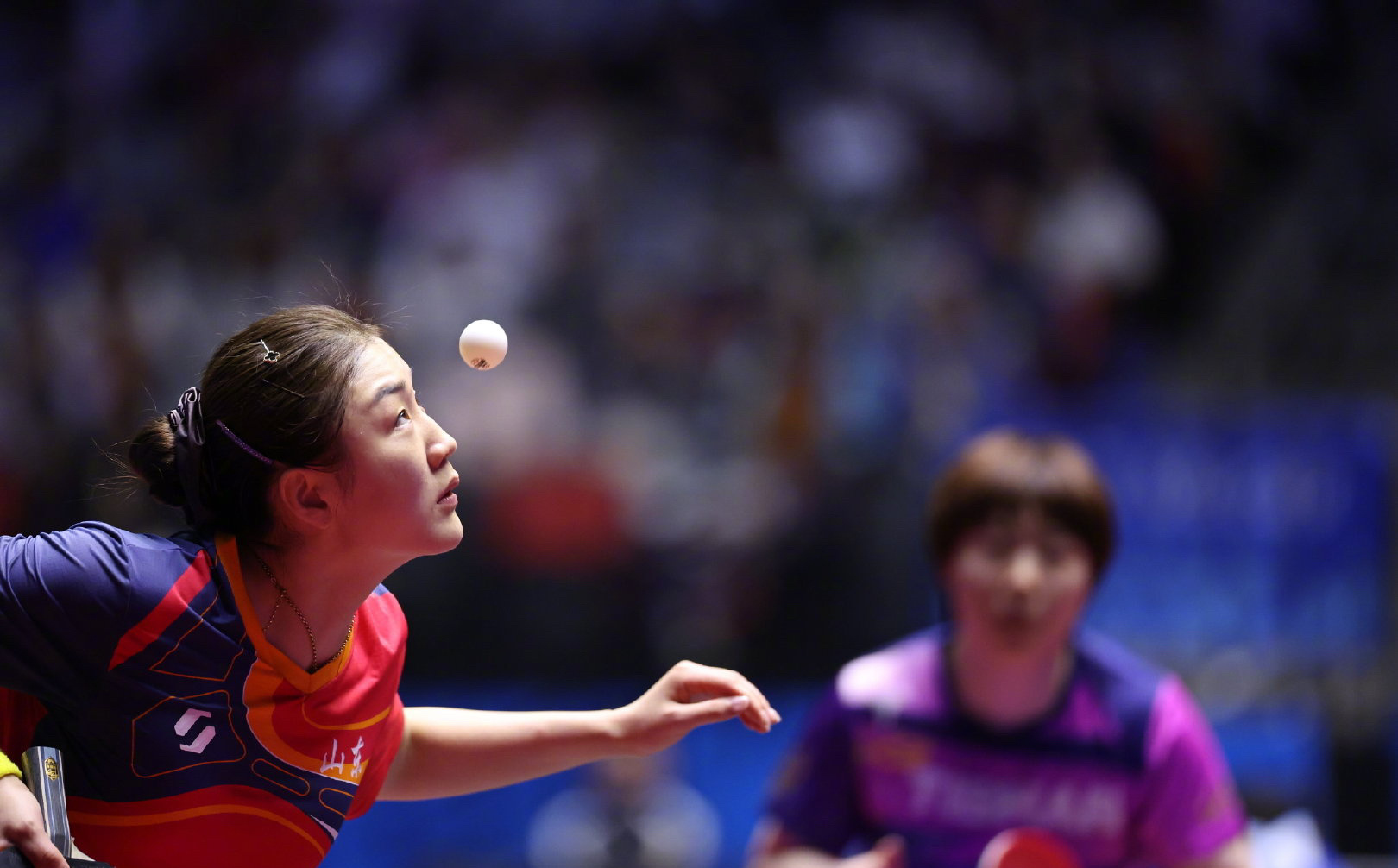 太精彩了！在刚刚结束的全运会乒乓球女单1/4决赛中，陈梦开局0-2落后，却连追4