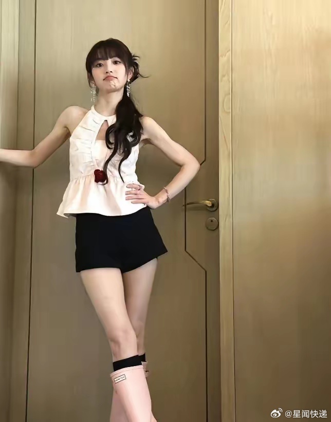 田曦薇165.5高体重70多斤又瘦又美又有料！这个身材真是羡慕晕了！ 