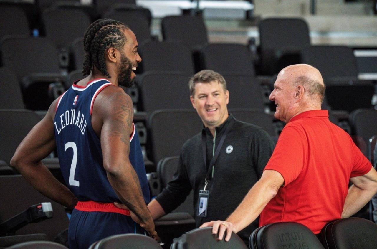 名记：其他29支球队不愿将快船逼入绝境 大家都希望避免被NBA调查媒体人Trev