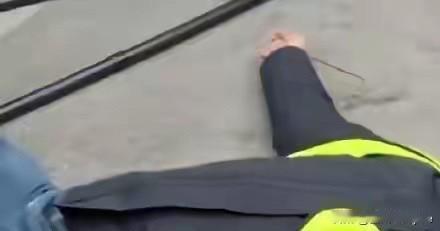 痛心！张家界一家长护学岗执勤时突然晕倒，经抢救无效不幸离世

12月30日下午，